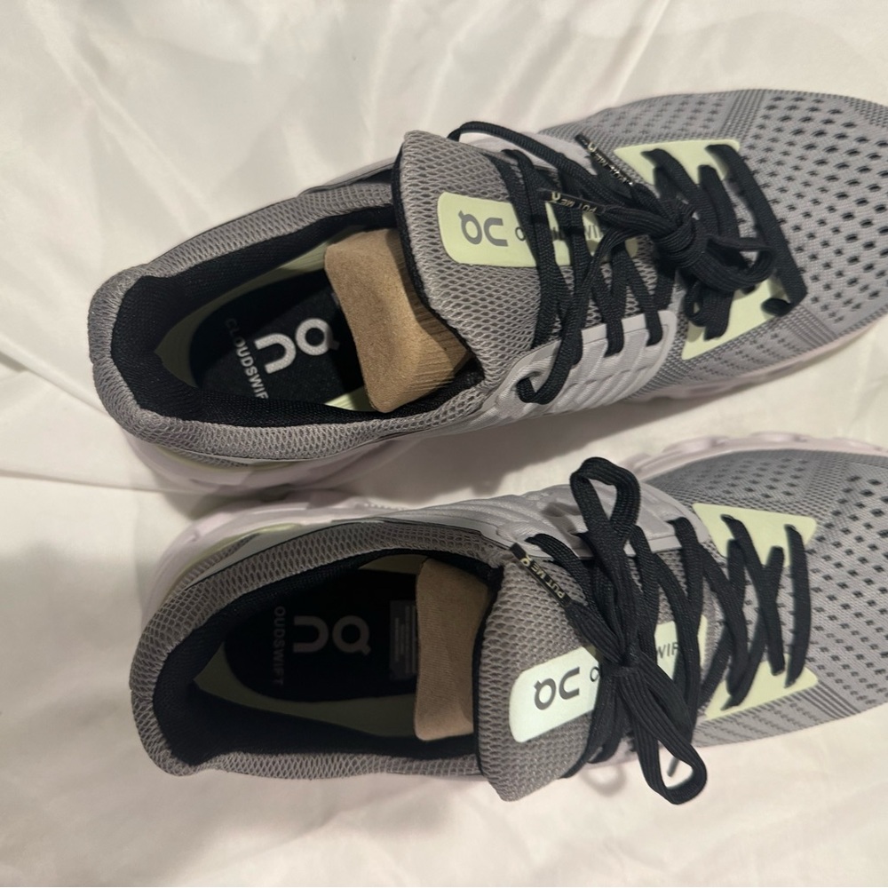 On Cloud Cloudswift in Alloy Glacier Running Shoe 9.5 - Light Gray Mint Accents - Picture 5 of 5